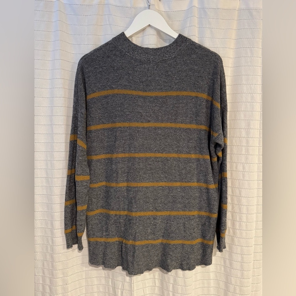 American Eagle Outfitters Gray and Gold Striped Jegging Fit Crewneck Sweater - Picture 6 of 6